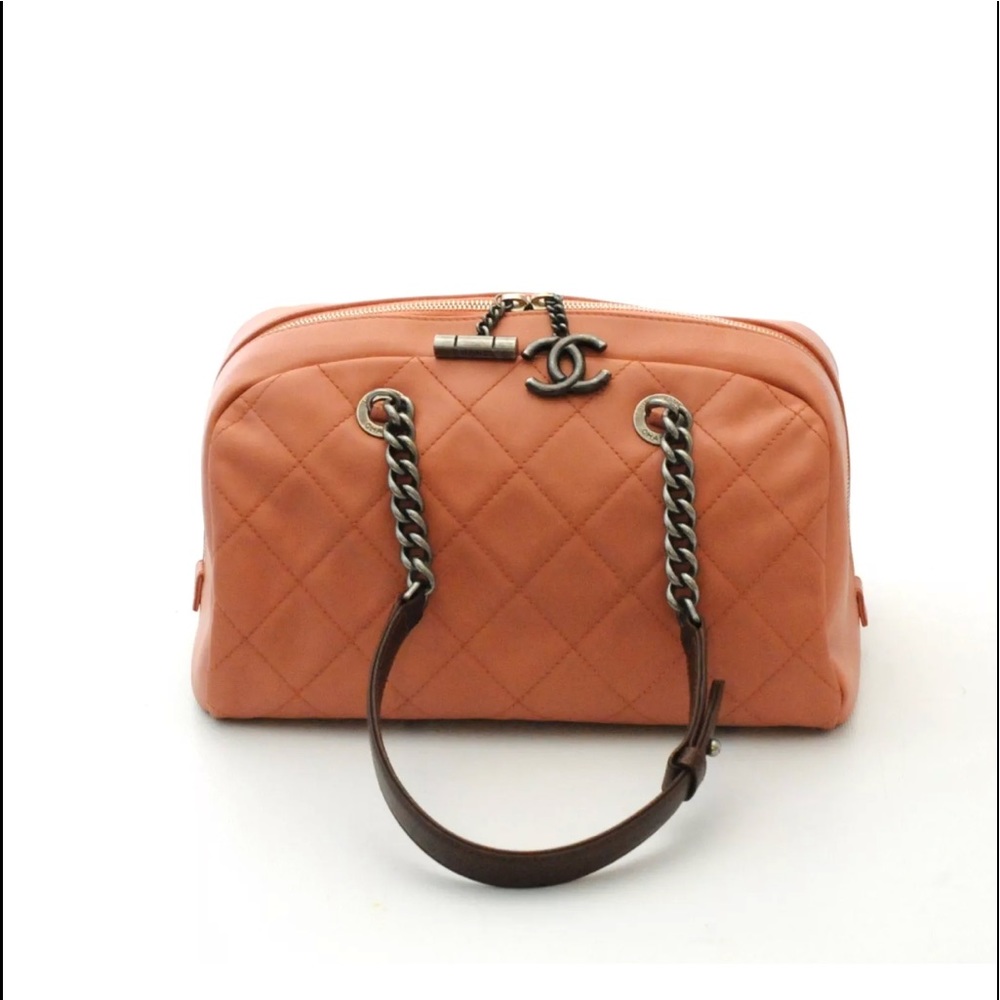 )CHANEL BOWLER SHOULDER BAG